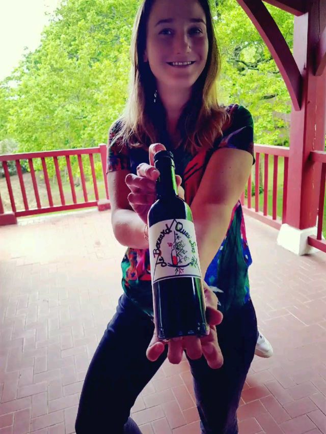 👰 ATELIER SPECIAL EVJF & EVG ! 🤵 🥂 Création de la cuvée de la mariée 🍷

Merci à Victoire pour l'avis que je viens de decouvrir 😁:

"Nous avons participé à un atelier EVJF "création de la cuvée de la mariée", nous étions 10 et nous avons adoré notre atelier.

Marie a animé cet atelier avec beaucoup de bonne humeur, nous avons appris pleins de choses sur le vin, des choses diverses et originales qui sortaient du champs d'une dégustation classique ! Nous sommes reparties avec deux bouteilles créées par nos soins qui resteront un super souvenir pour la mariée.

Merci Marie, nous recommandons cette activité à 100%!!!"

Un chouette moment à la fois culturelle, ludique et sensorielle, pensez-y pour vos enterrement de vie de garçon et de jeunes filles dans le Sud-Ouest ! 

Découvrez toutes les autres activités que je propose  sur mon site www.marielucas.fr 

Réservation au 06 13 19 49 
Ou par mail à contact@marielucas.fr

Marie Lucas 
Ateliers Créatifs d'Oenologie 🍷